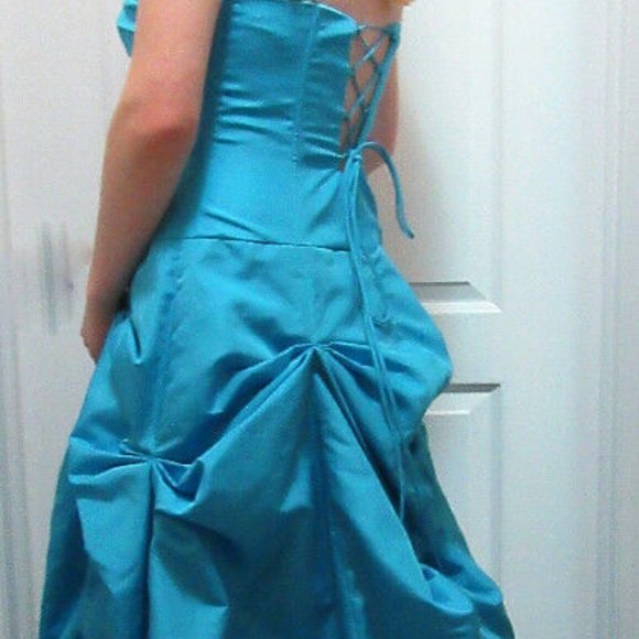 NEW gown beautiful Size ladies 7 Grad or other - Picture 3 of 9